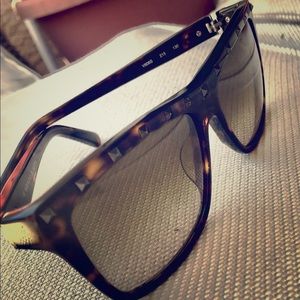 SALE ☀️ Valentino TortusShell Studded Sunnies